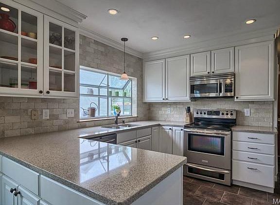 3rd image of 2930 Willow Creek Estates Dr