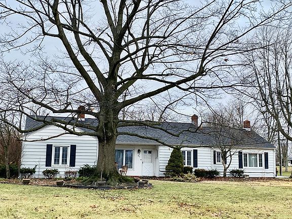 3rd image of 911 N Gilmore St