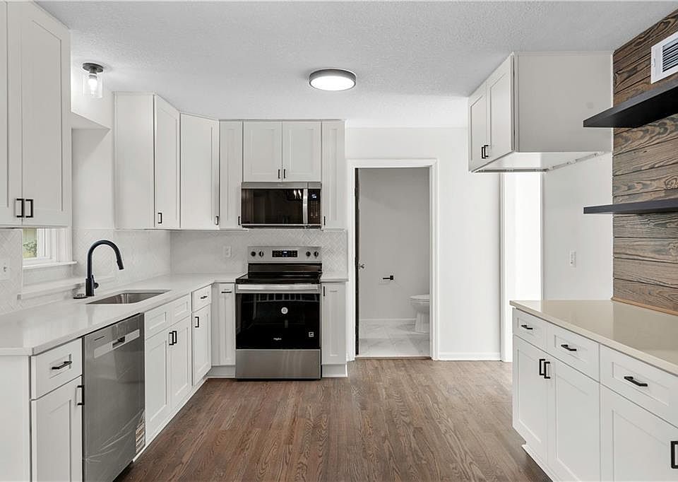 1st image of 8707 N Lydia Ave