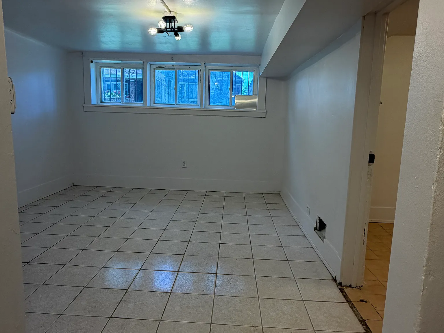 8119 S South Shore Dr — Photo 3
