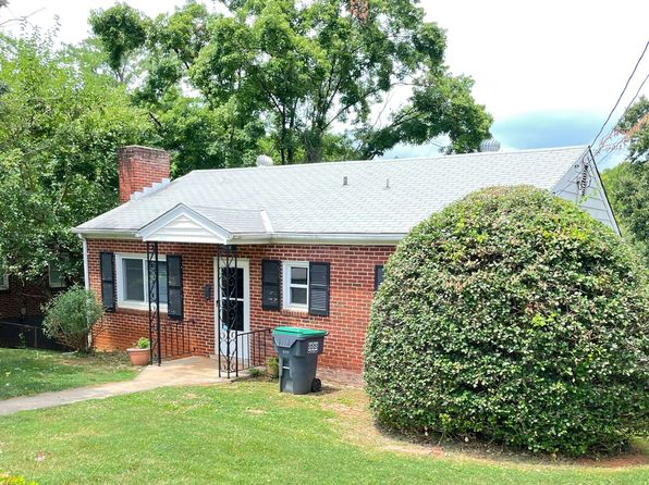 1009 Saint Charles Ave