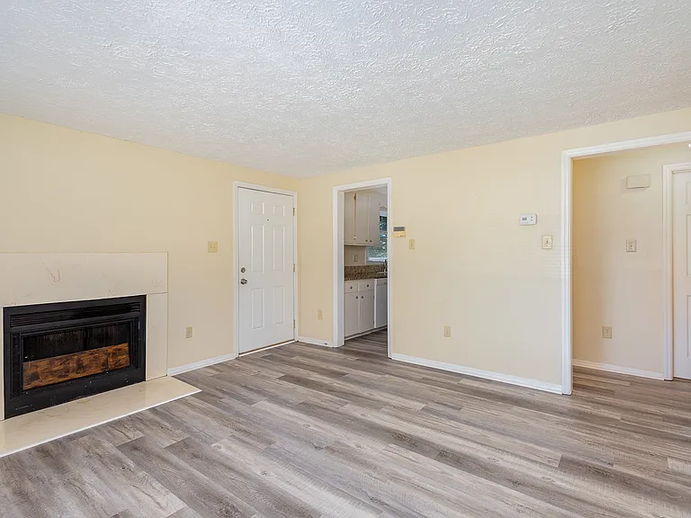 3131 Vestal Pl — Photo 3