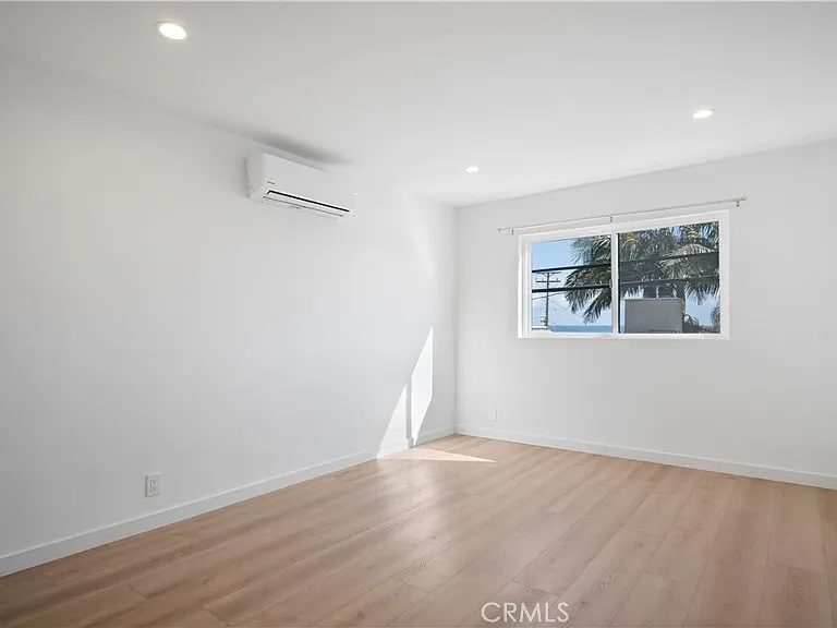 1105 N Coast Hwy — Photo 14