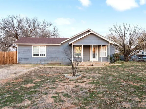 913 S Hockley Ave, Sundown, TX 79372