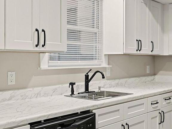 4th image of 145 20th St NE #4
