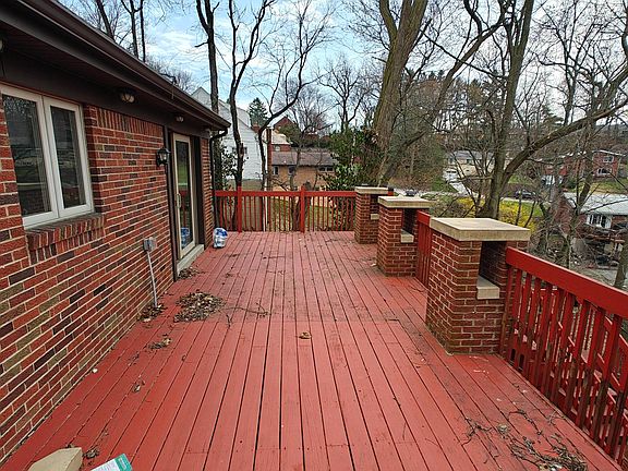 5th image of 325 Princeton Ave