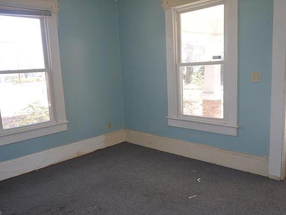 5th image of 1312 W Florida St