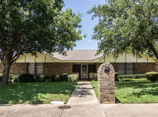 6715 Braddock Pl, Dallas, TX 75232