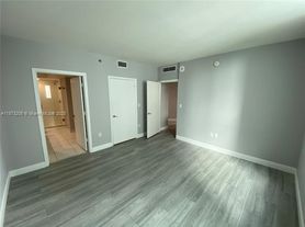55 SE 6th St