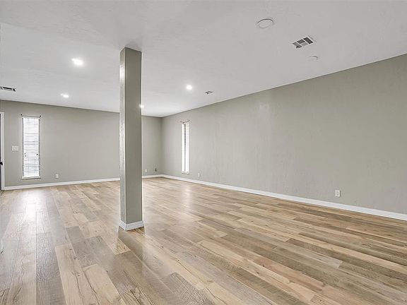 5th image of 1206 N Market St