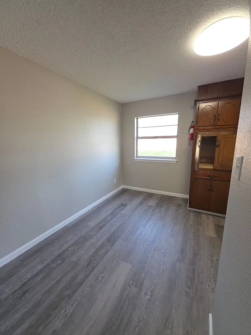 920 N. Fargo — Photo 4
