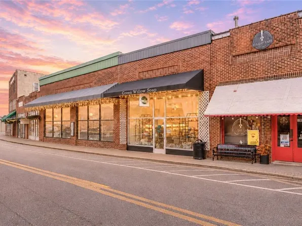 28 N Main St, Ellijay, GA 30540
