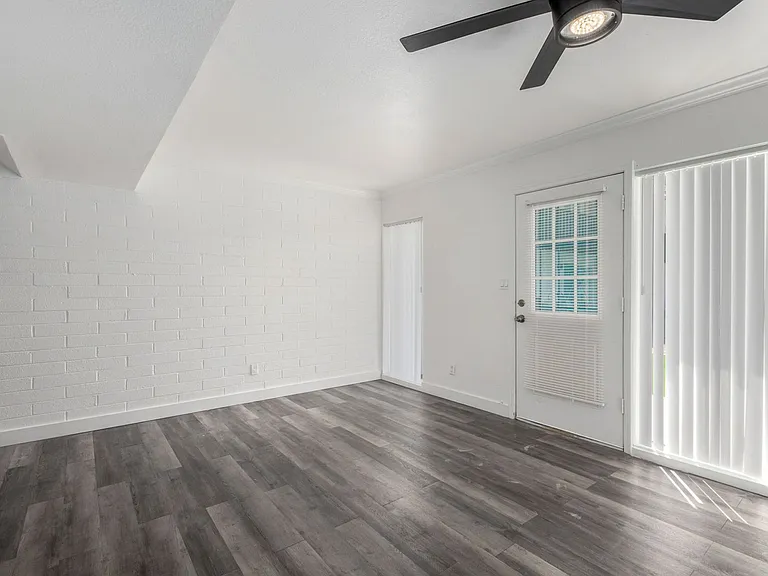 Madison Flats — Photo 8