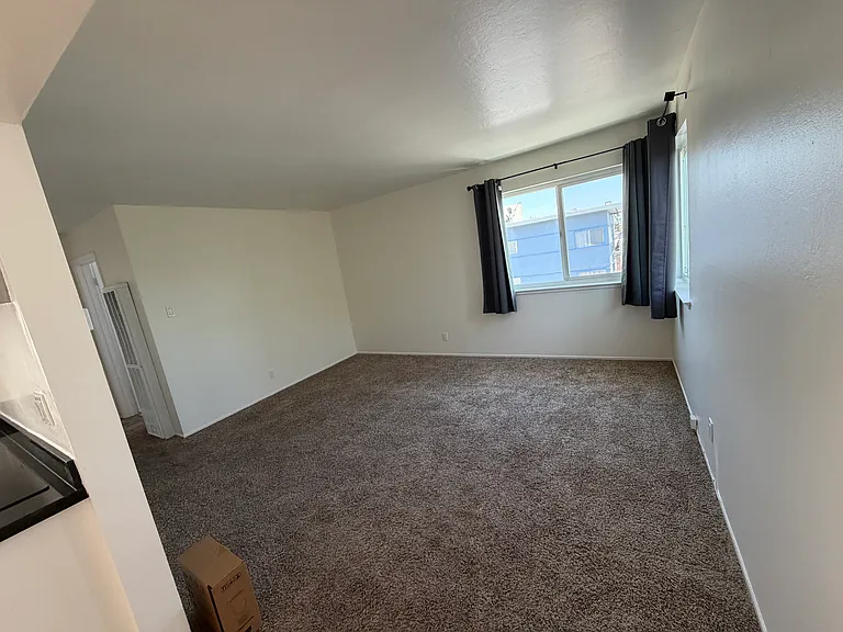 490 Talbert St #301 — Photo 9