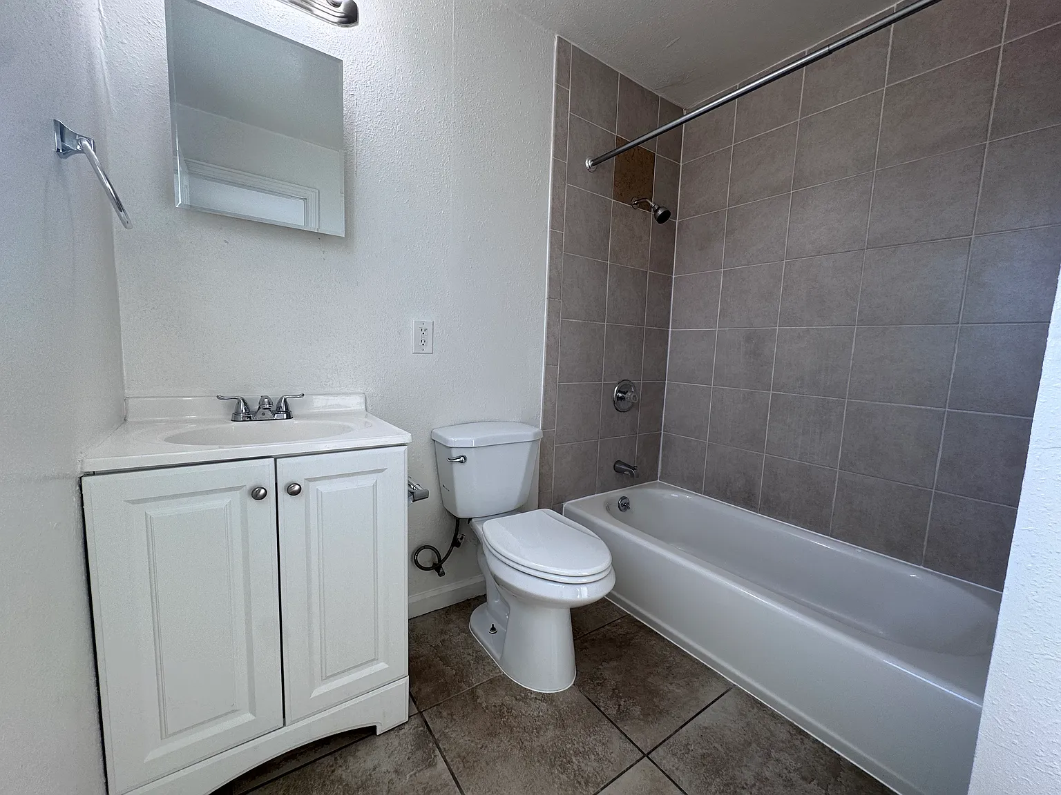 1 bed, 650 sqft, $1,950 — Photo 4