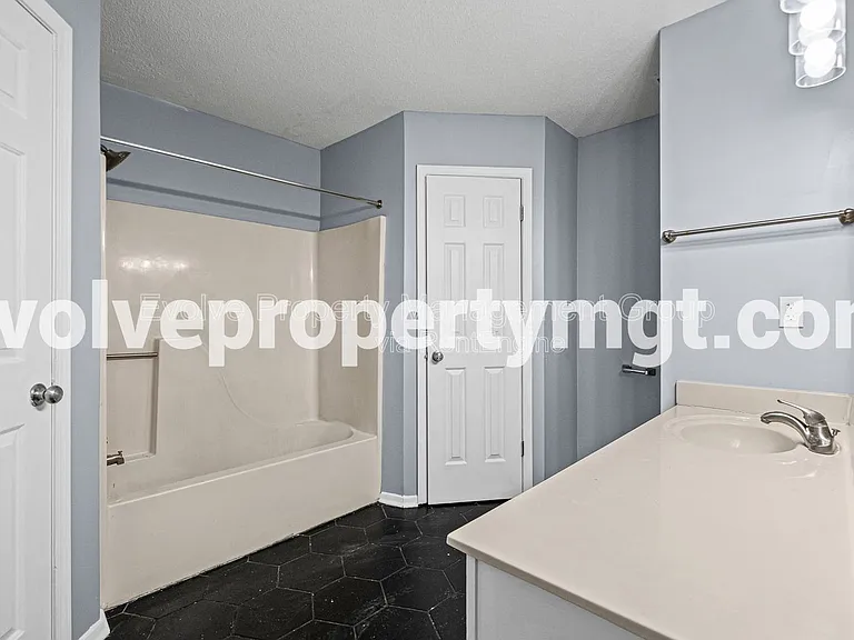 5806 Ashridge Pl — Photo 17