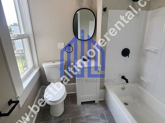 4th image of 1523 W Lexington St APT 3