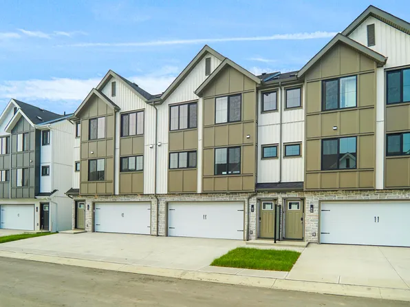 17319 5th St NW #67, Edmonton, AB T6T 0Z9