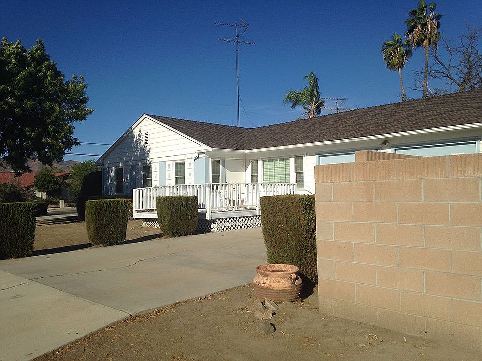 1st image of 1701 E Oakland Ave