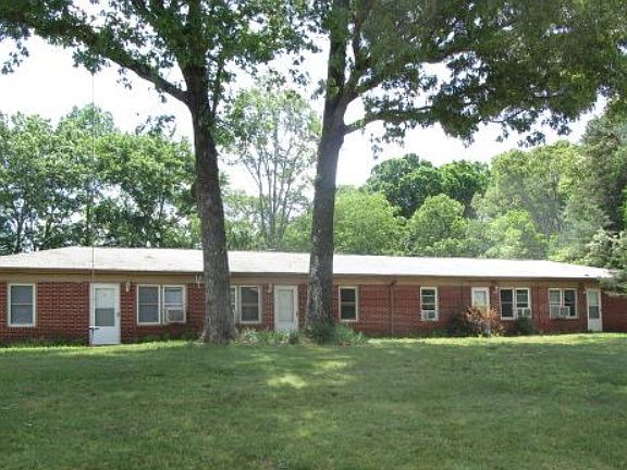 2nd image of 110 Evergreen Ln APT 3