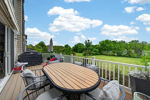 2551 James David Way Photo 1