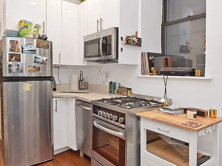 170 Allen St #1A — Photo 1