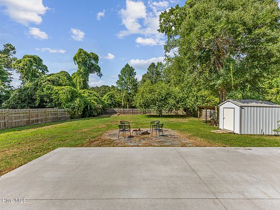 3rd image of 3901 Ashley Circle