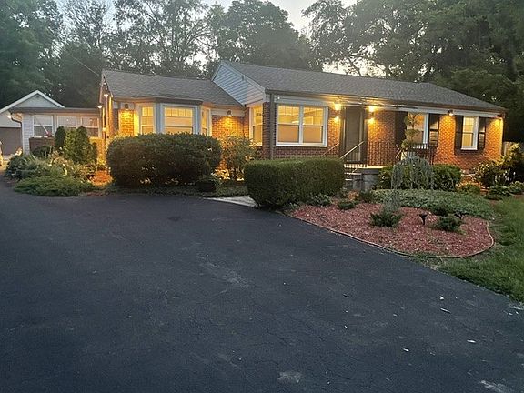 2nd image of 865 W Hillwood Dr