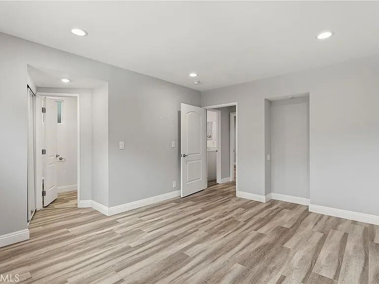 9754 Yolanda Ave — Photo 21