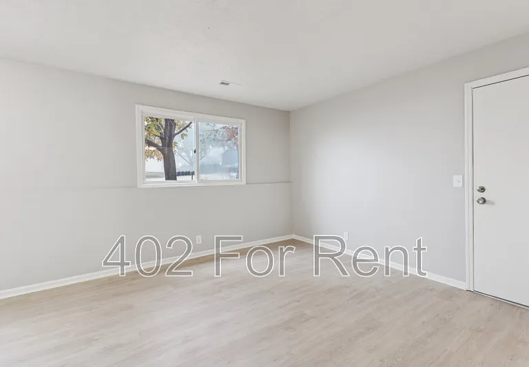 8005 S 48th Ave #2 — Photo 7