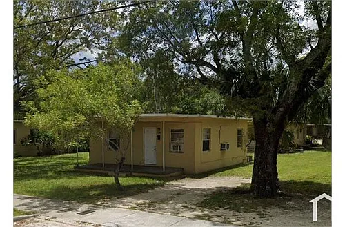 1208 NW 4th St Photo 1
