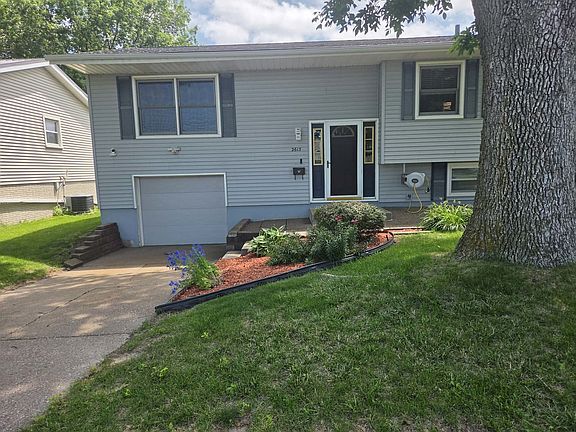 2nd image of 2613 N Zenith Ave