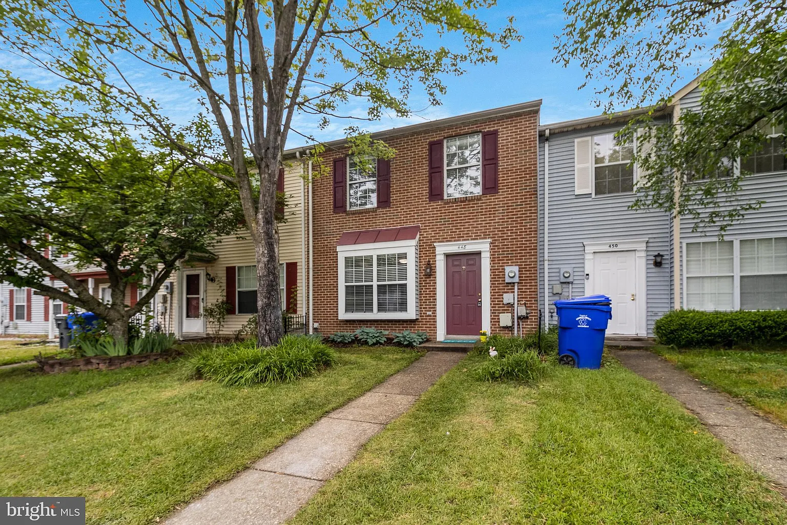 448 Thistle Pl photo 1