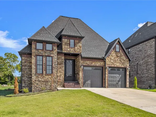 2504 Crossover Rd, Fayetteville, AR 72703