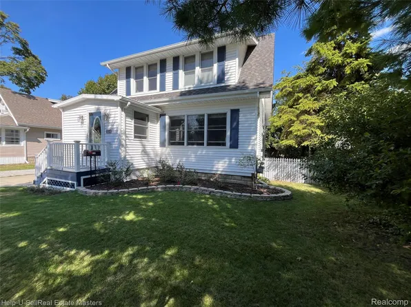 3154 Armour St, Port Huron, MI 48060