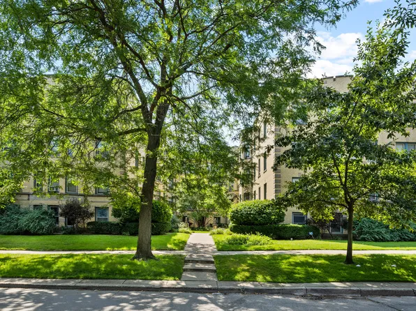 826 Mulford St APT 1W, Evanston, IL 60202