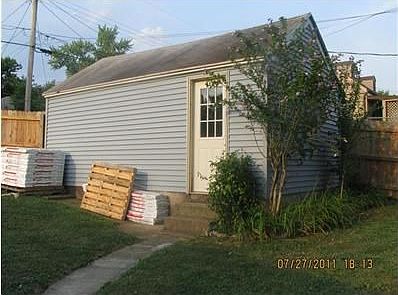 3rd image of 1417 Elmdale Dr