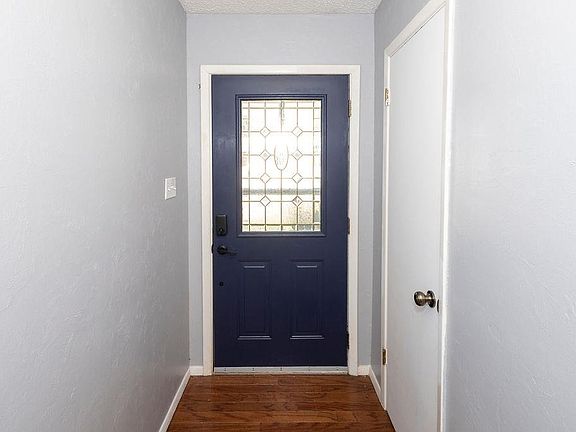 4th image of 24 S 28th St