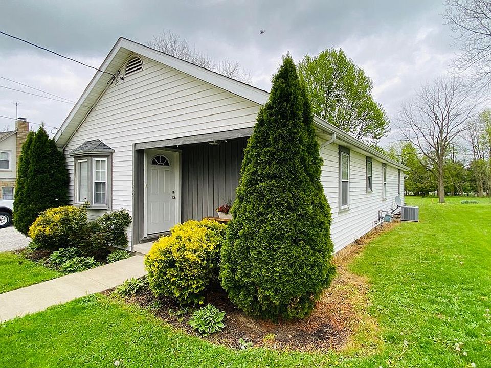 1st image of 135 Lilac Ln