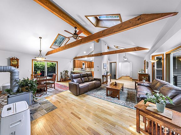 5th image of 3 Misty Ridge Court