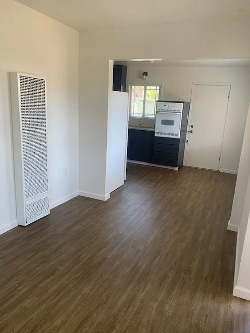 3833 Moana Way APT D photo 1