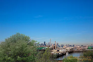 Rented by aptsandlofts.com