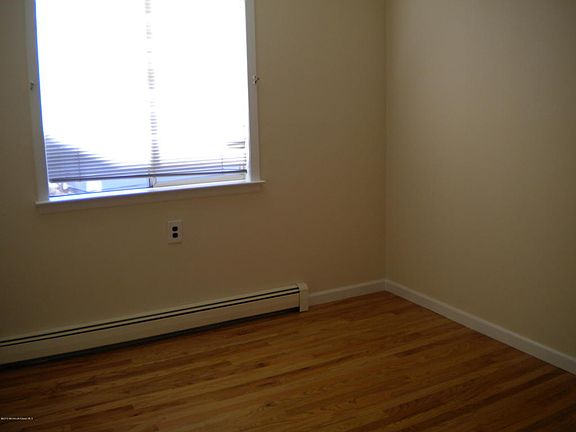 3rd image of 15 Tavernier St
