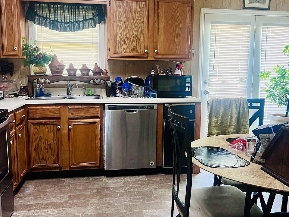 2nd image of 105 Dogwood Ct