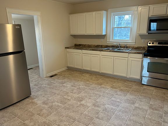5th image of 705 Jefferson Ave NE