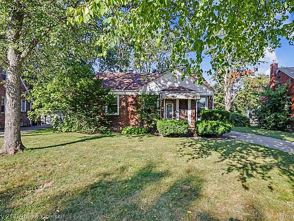 2nd image of 26869 Sunningdale Dr