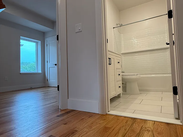 160 Main St #1 — Photo 14