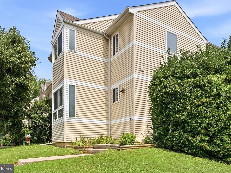 1st image of 422 Kentmore Ter