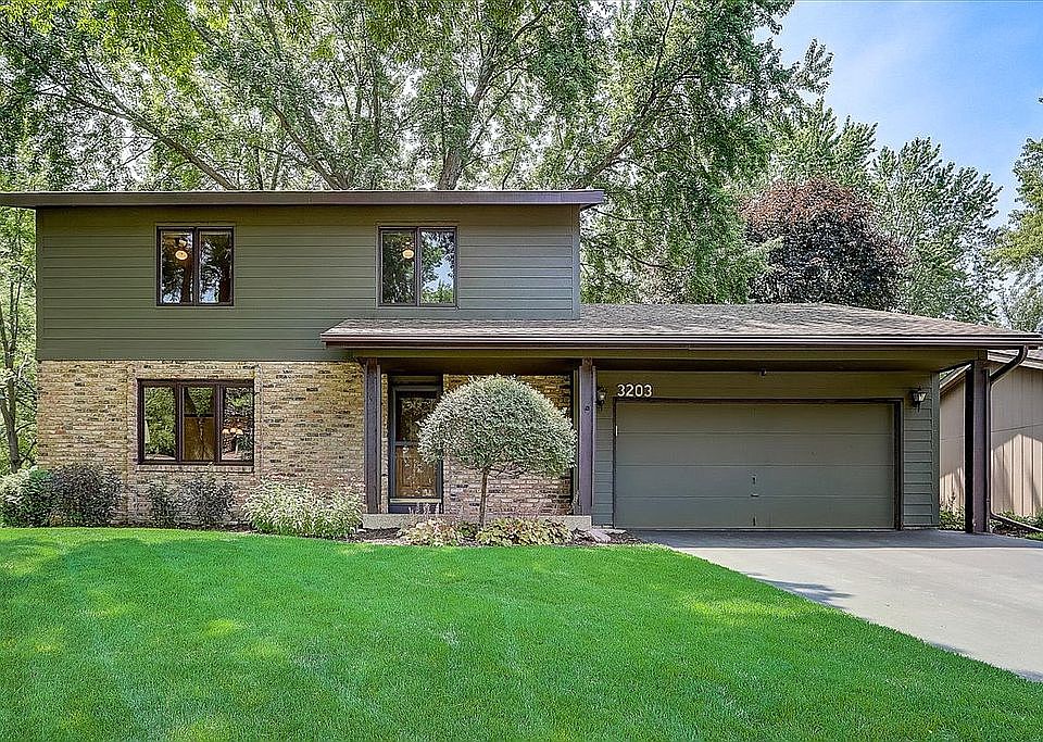 1st image of 3203 Red Oak Cir N