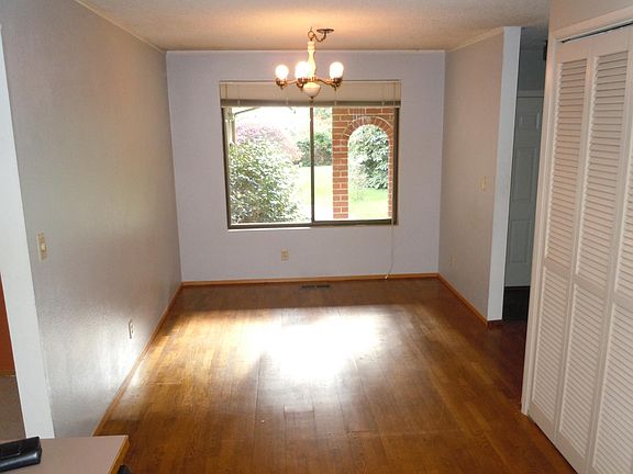 Dining area adjacent to the kitchen